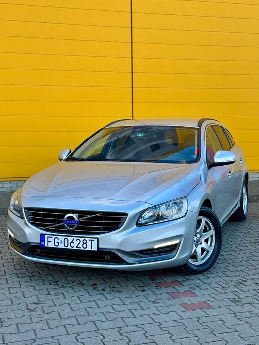 Volvo V60 2.0Diesel D4 180 PS Automat Skóra Navi Zadbany