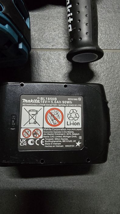 Młotowiertarka Makita DHR243