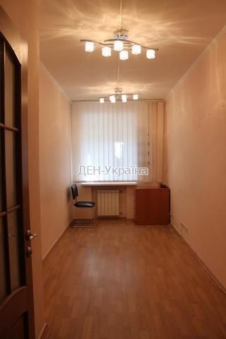 Продаж офісу вул. Введенська 7/9 Поділ - Більше