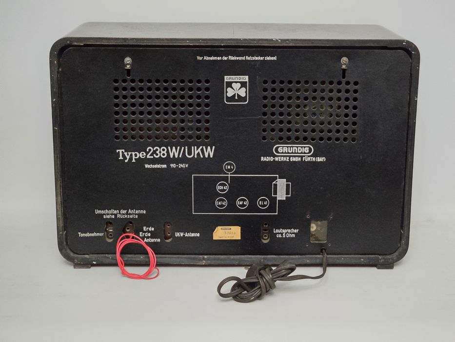 Rádio antigo reparado Grundig