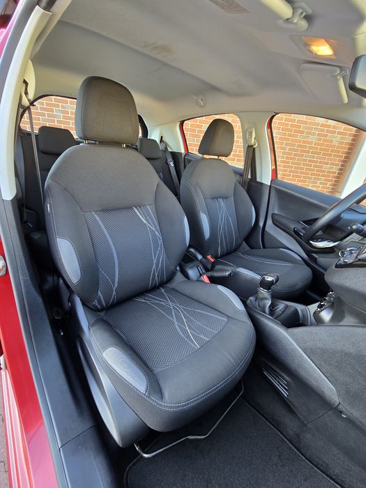 Peugeot 208 1.2 Puretech  |  IMPECÁVEL