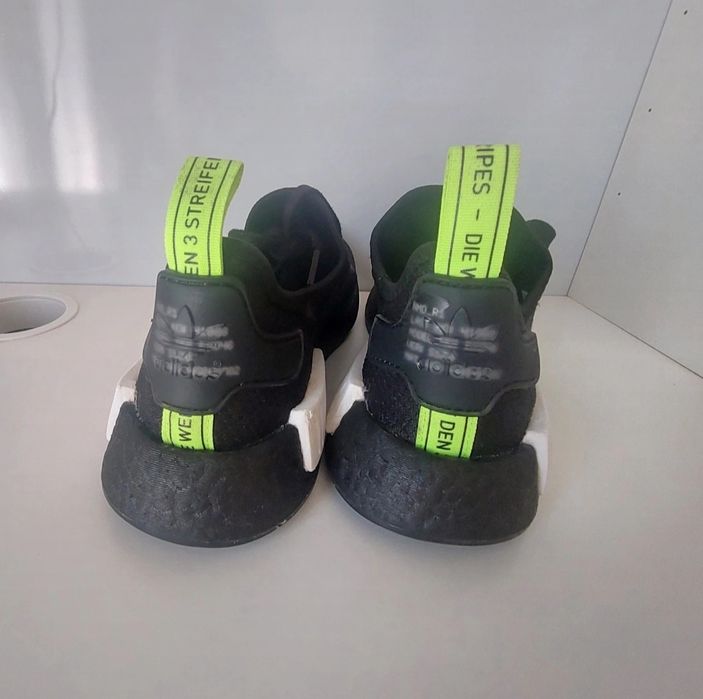 Ténis Adidas NMD R1