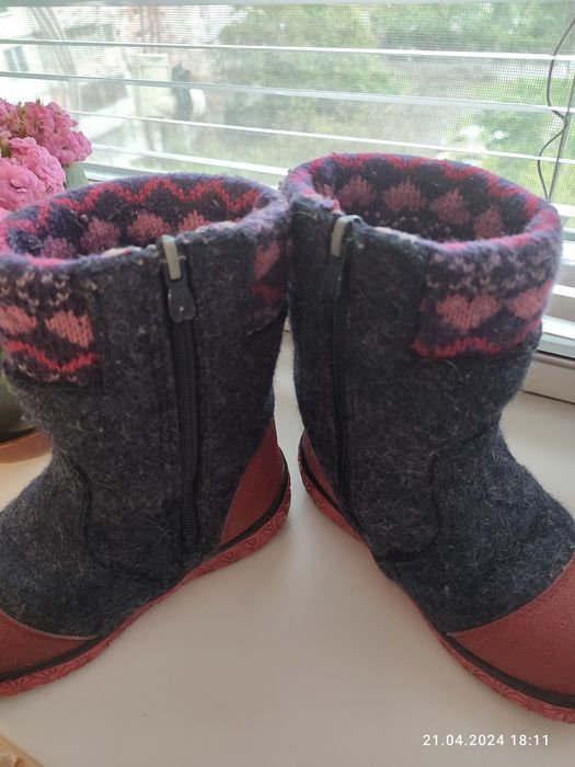 Валянки для дівчинки зимні 30р.