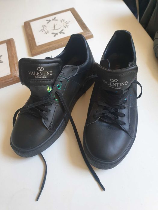 Buty sportowe damskie,z polyskujacymi elementami