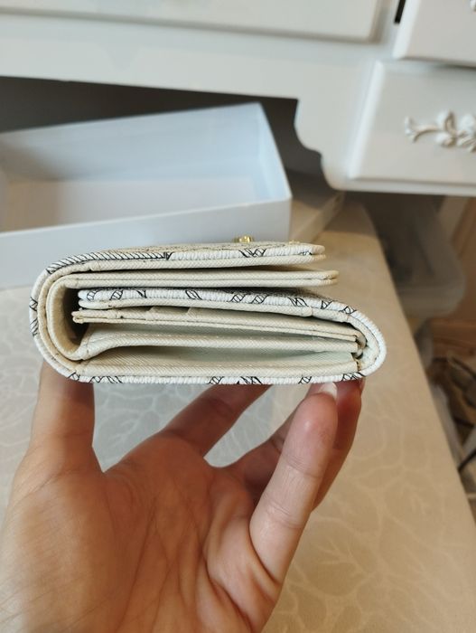 Biały złoty portfel damski duży