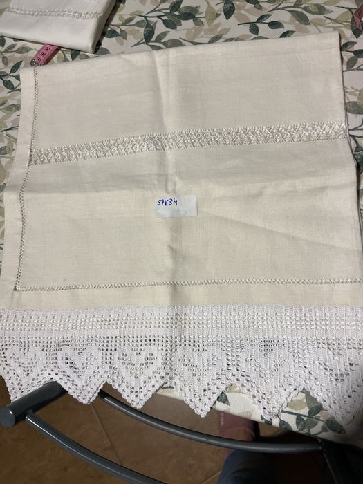 Vendo várias peças em linho com renda feita á mão