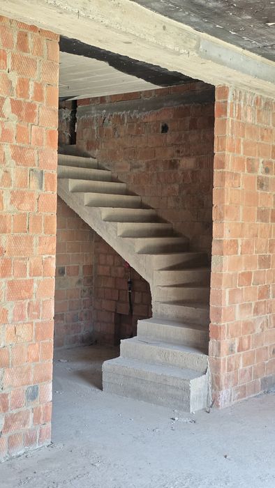 Продається готовий ТАУН ХАУС з міськими комунікаціями вул. Спортивна