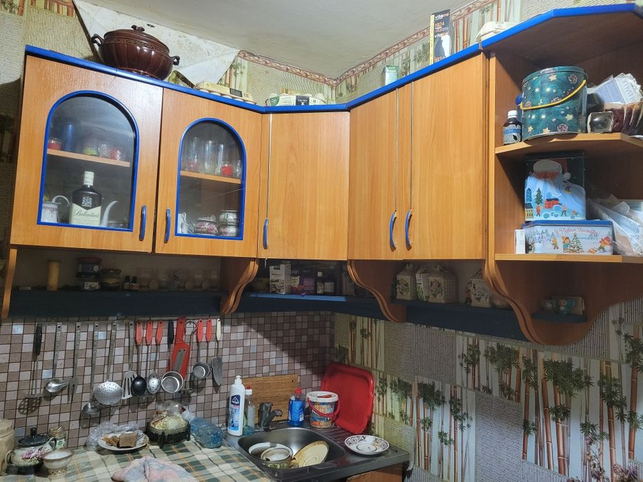 Шафи, кухня. Стінка