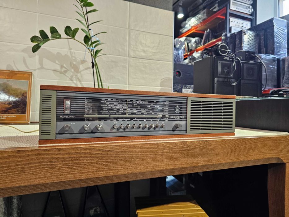 Bang & Olufsen beomaster 700 (1965-1969)