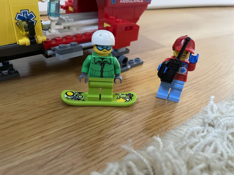 LEGO City 60179 - Ambulance Helicopter - 60179 (Idade mínima: 5)