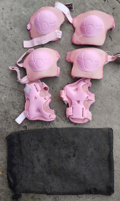 Ковзани роликові. Коньки роликовые