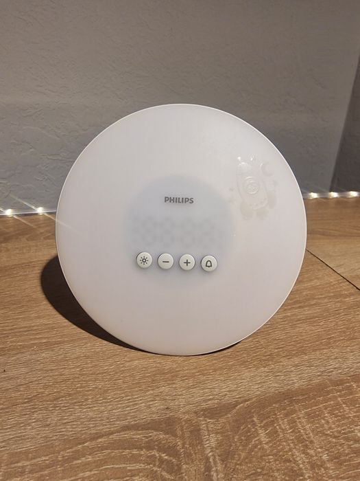Світловий будильник Philips.