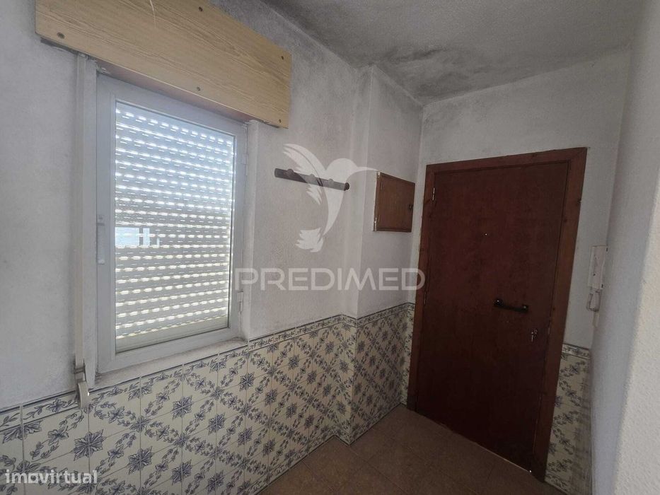 T2 Apartment for Full Renovation with High Potential | Exce...