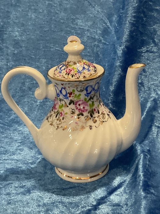 Pote de café porcelana Ema anúncios abaixo