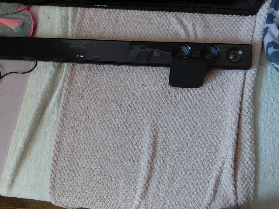 Telewizor 40 cali , soundbar , mi box