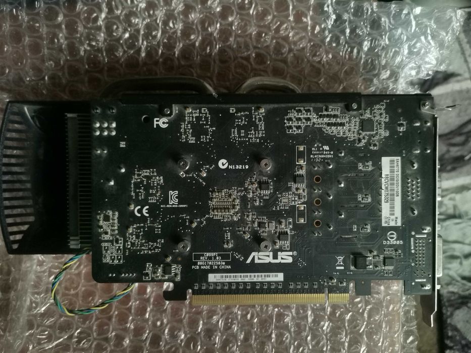 Відеокарта ASUS Radeon HD 6770 1GB