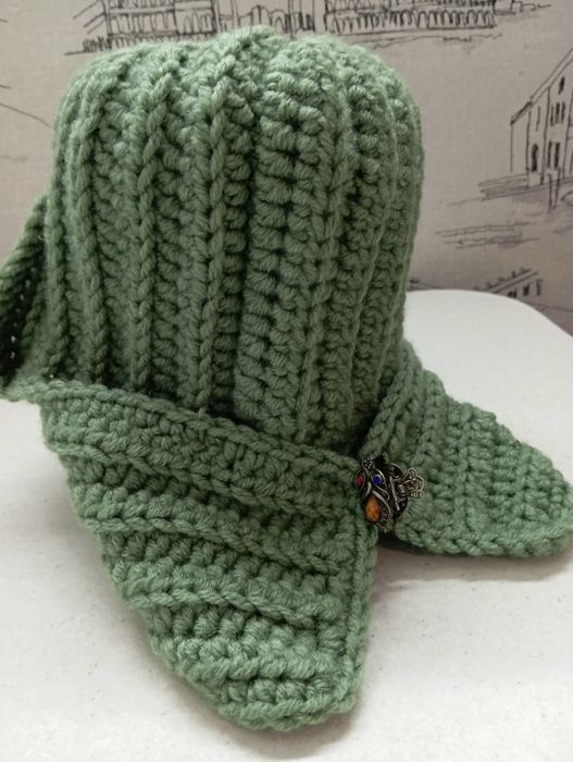 Шапка ушанка в'язана ручна робота.