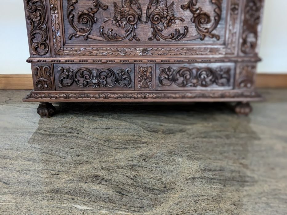 Arca em madeira antiga