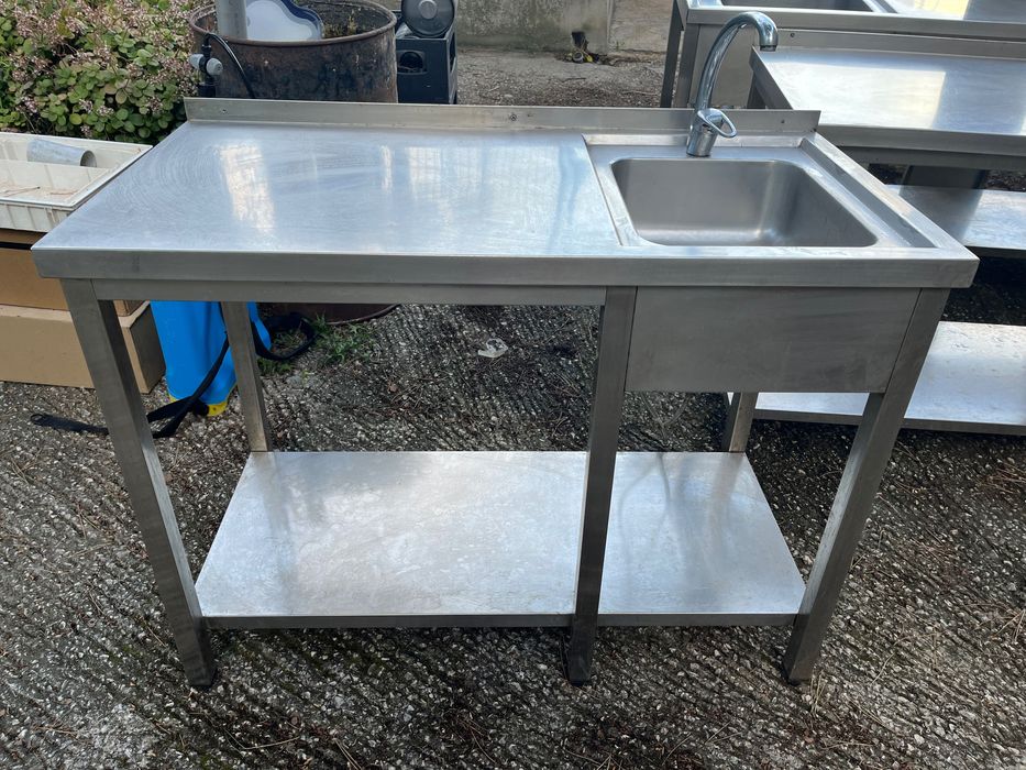 Bancada inox retangular c/lavatório à direita - 150cm x 90cm x 60 cm