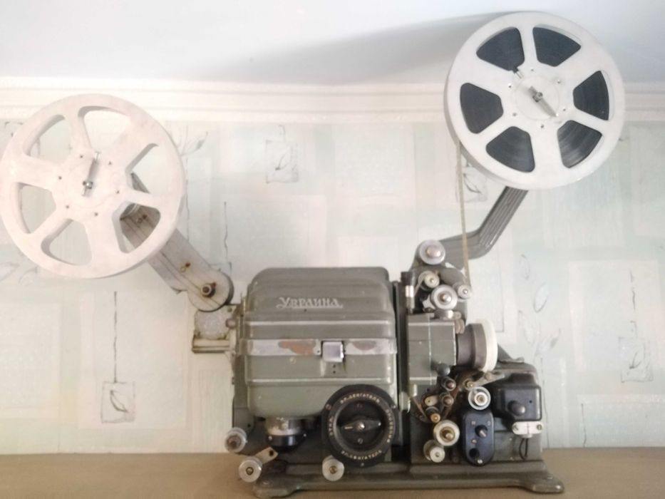 Кіно проектор "Україна з акустикою і підсилювачем