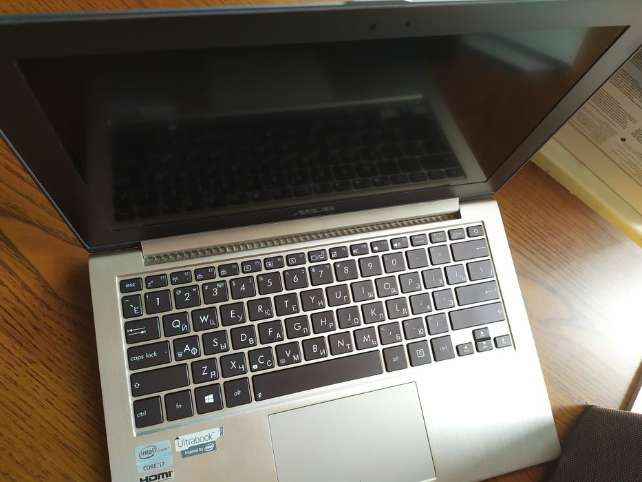 Ноутбук 11 дюймів 1 кг Asus Zenbook ux21a металічний корпус