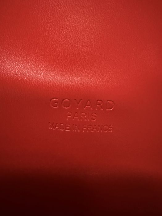 Червона сумка Goyard