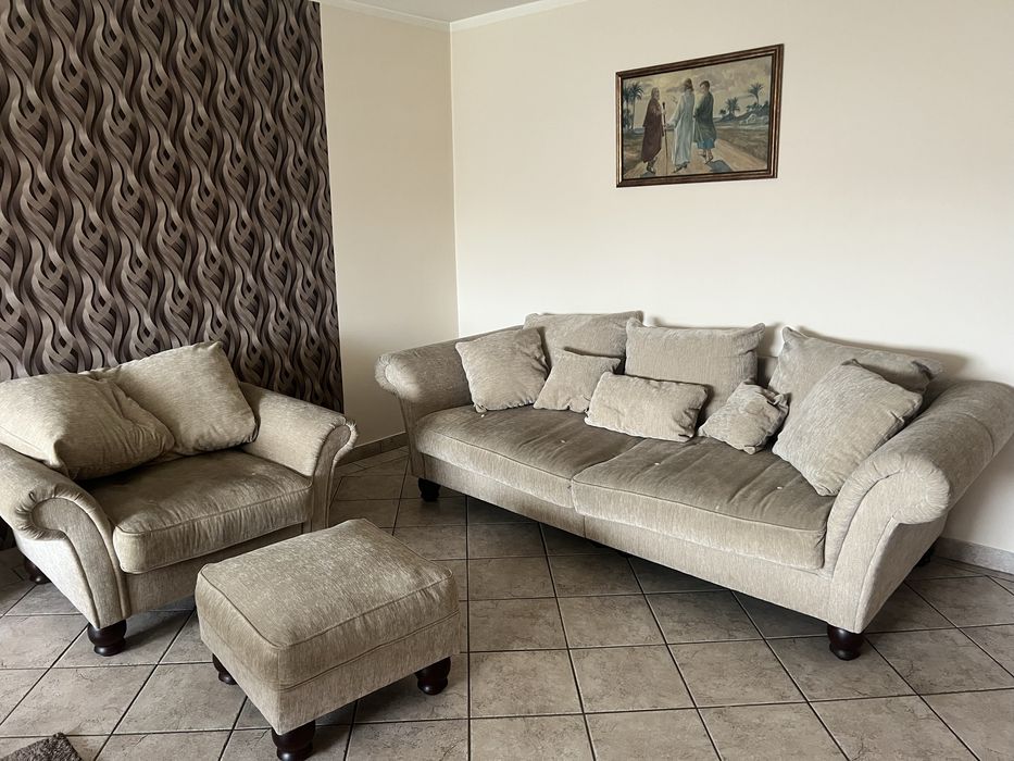 Komplet wypoczynkowy: sofa 3,5 m fotel pufa bardzo wygodny klasyczny styl