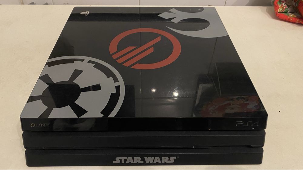 PS4 Pro 1Tb edição especial STAR WARS