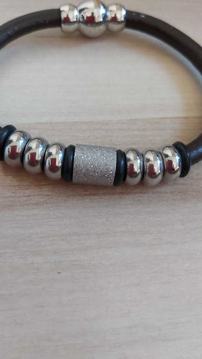 Bransoletka damska rzemyk + elementy dekoracyjne długość 20 cm