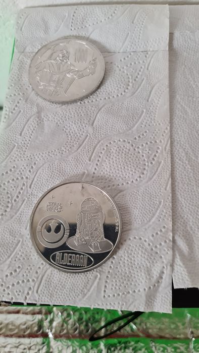 Vendo 4 moedas em alumínio  da saga  Star wards