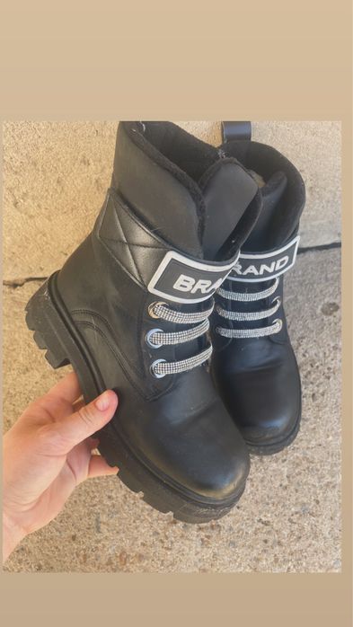 Продам Ботінки зима