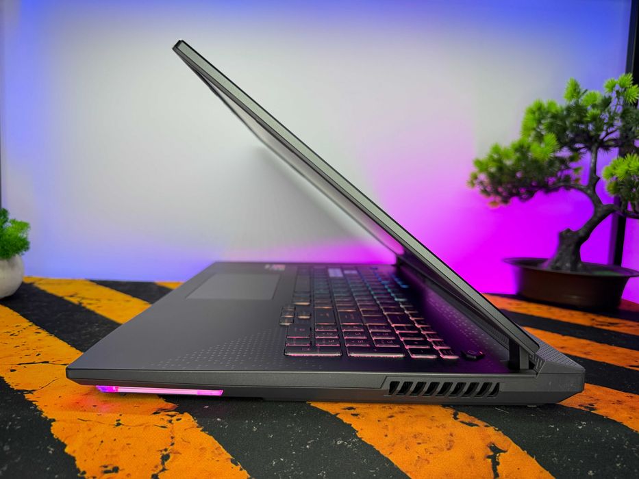 Asus rog strix G17, ryzen 9-7940hx, rtx4050, 16gb, 512gb, 165hz