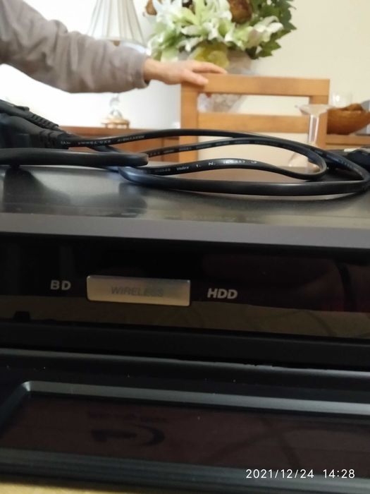 Blu-ray, DVD, and CD Player64575351998210123