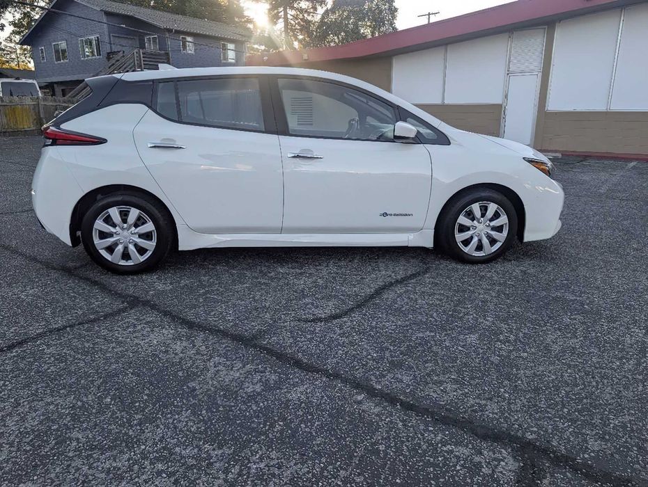 Nissan LEAF S      2019