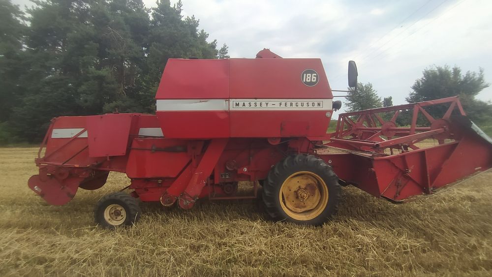 Зернозбиральний комбайн Massey Ferguson