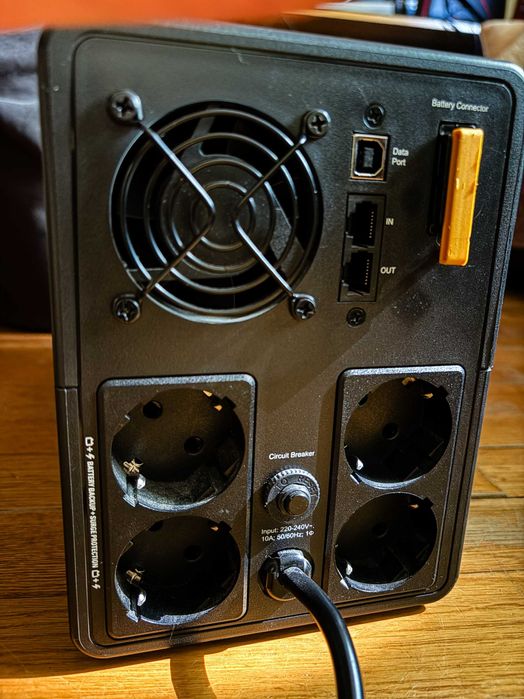 APC Schneider Electric BX2200MI-GR