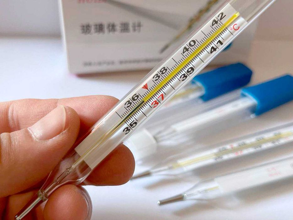 ртутний термометр у футлярі градусник ртутний скляний медичний. 150грн