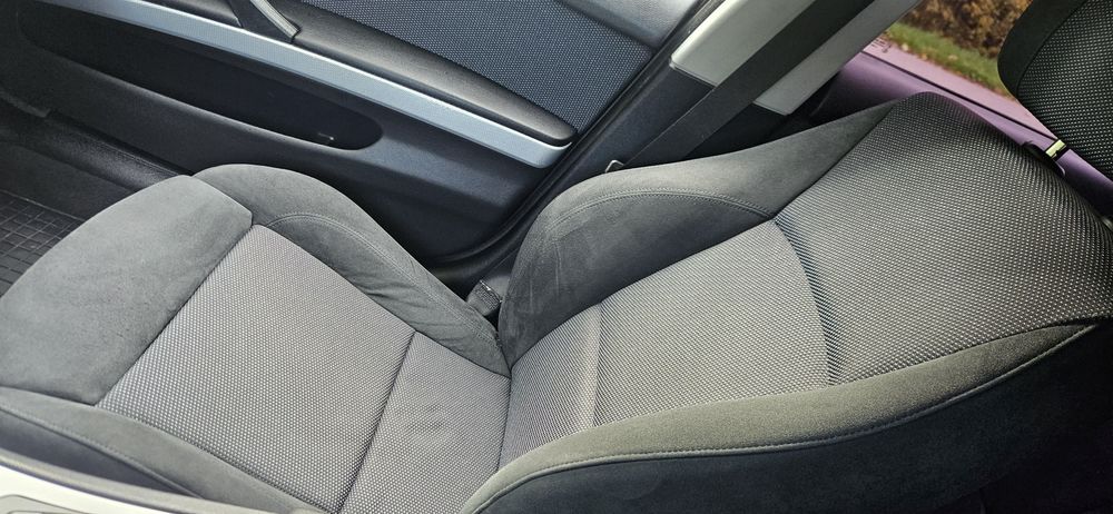 Sprzedam BMW E90 318D 194KM