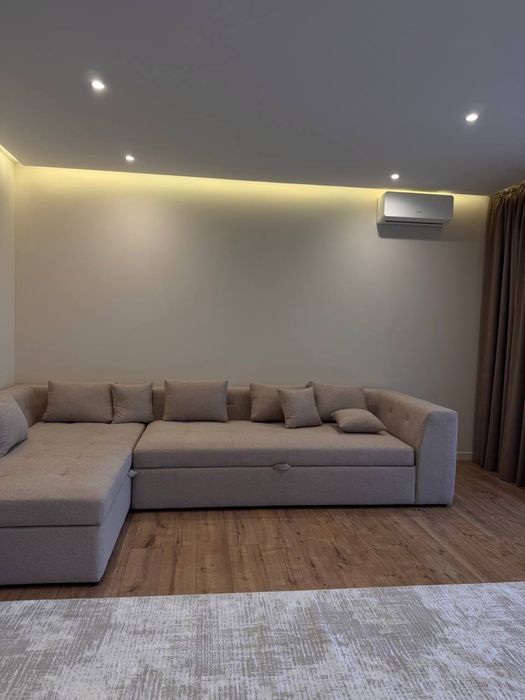 Оренда таунхаусу з своїм двором.