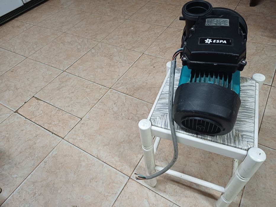 Vendo bomba de agua em bom estado