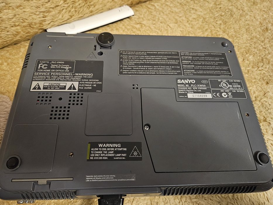 SANYO PLC-XW50 + pilot