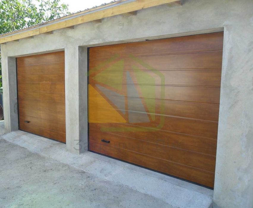 Секційні побутові ворота. Секционные гаражные ворота