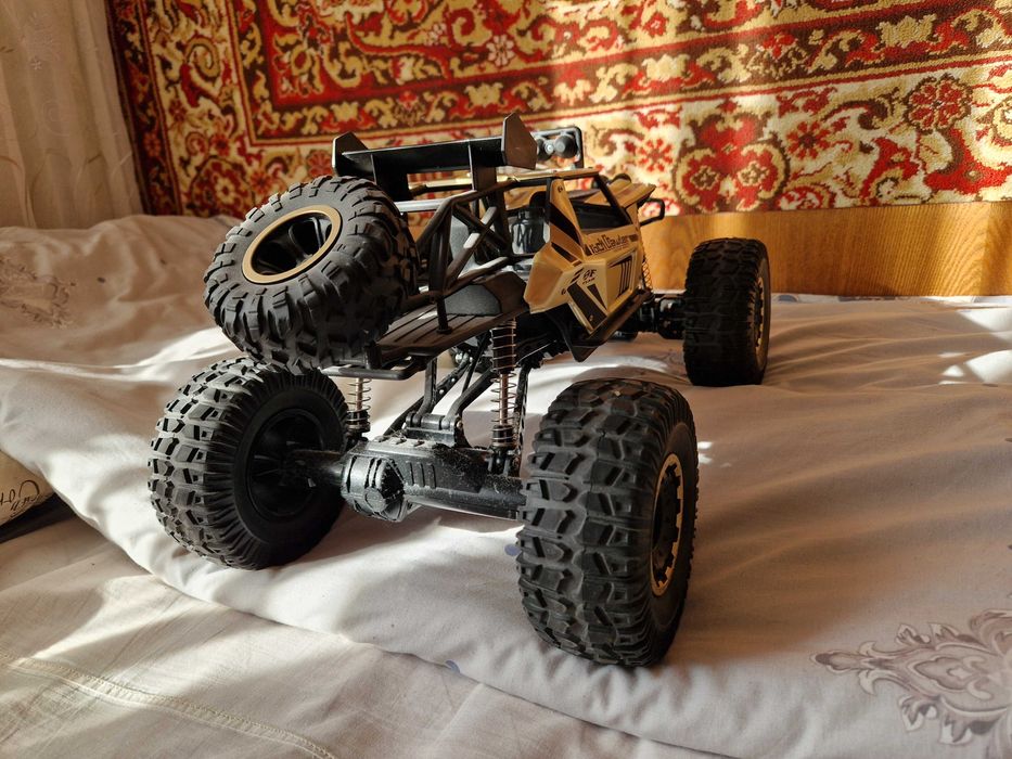 Радиомашинка Rock Crawler