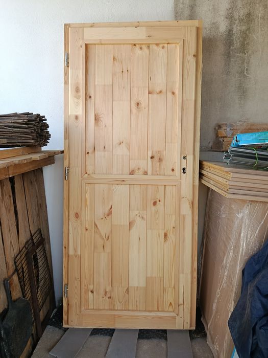 portas  de madeira, novas