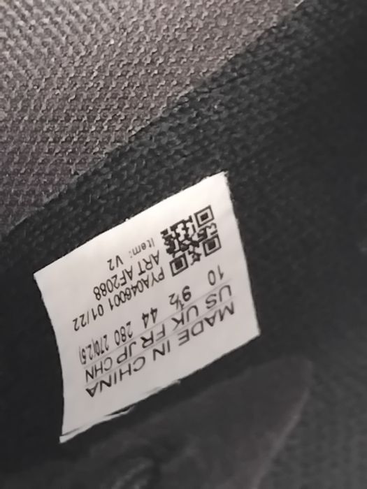 Yeezy Boost V2 black red Adidas buty