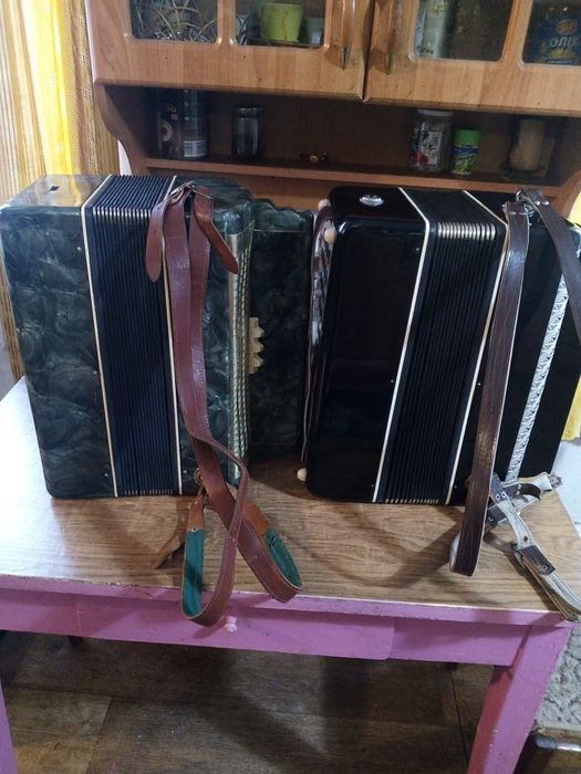 Продам баяны в хорошем состоянии.