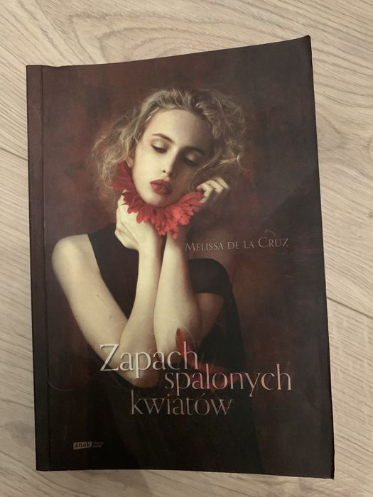 Zapach spalonych kwiatów