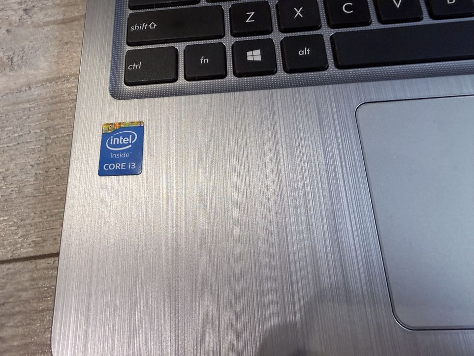 Sprzedam notebook asus