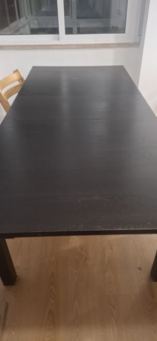 Mesa extensível madeira escura IKEA BJURSTA