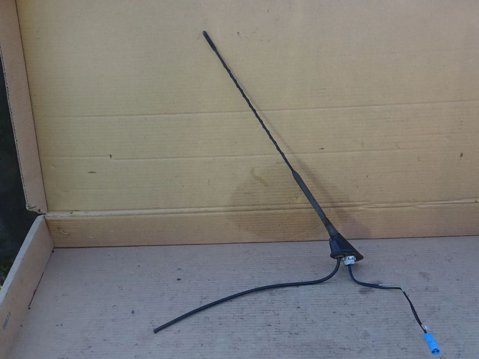 ANTENA DACHOWA DO RADIA WZMACNIACZ SPRYSKIWACZ OPEL VECTRA C HB GTS